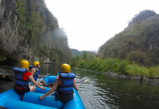 Jalcomulco, todo lo que tienes que saber del pionero del rafting en México  Muy cerca de la capital del estado de Veracruz se encuentra Jalcomulco, conocido por ser ideal para practicar el rafting.  